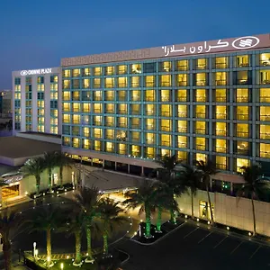 crowne-plaza.jeddahhotels.net/